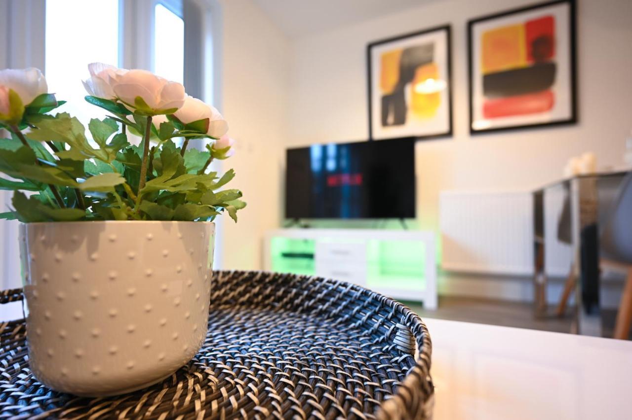 Luxury 4 Bed House With Gated Parking In The Heart Of Birmingham! 아파트 외부 사진
