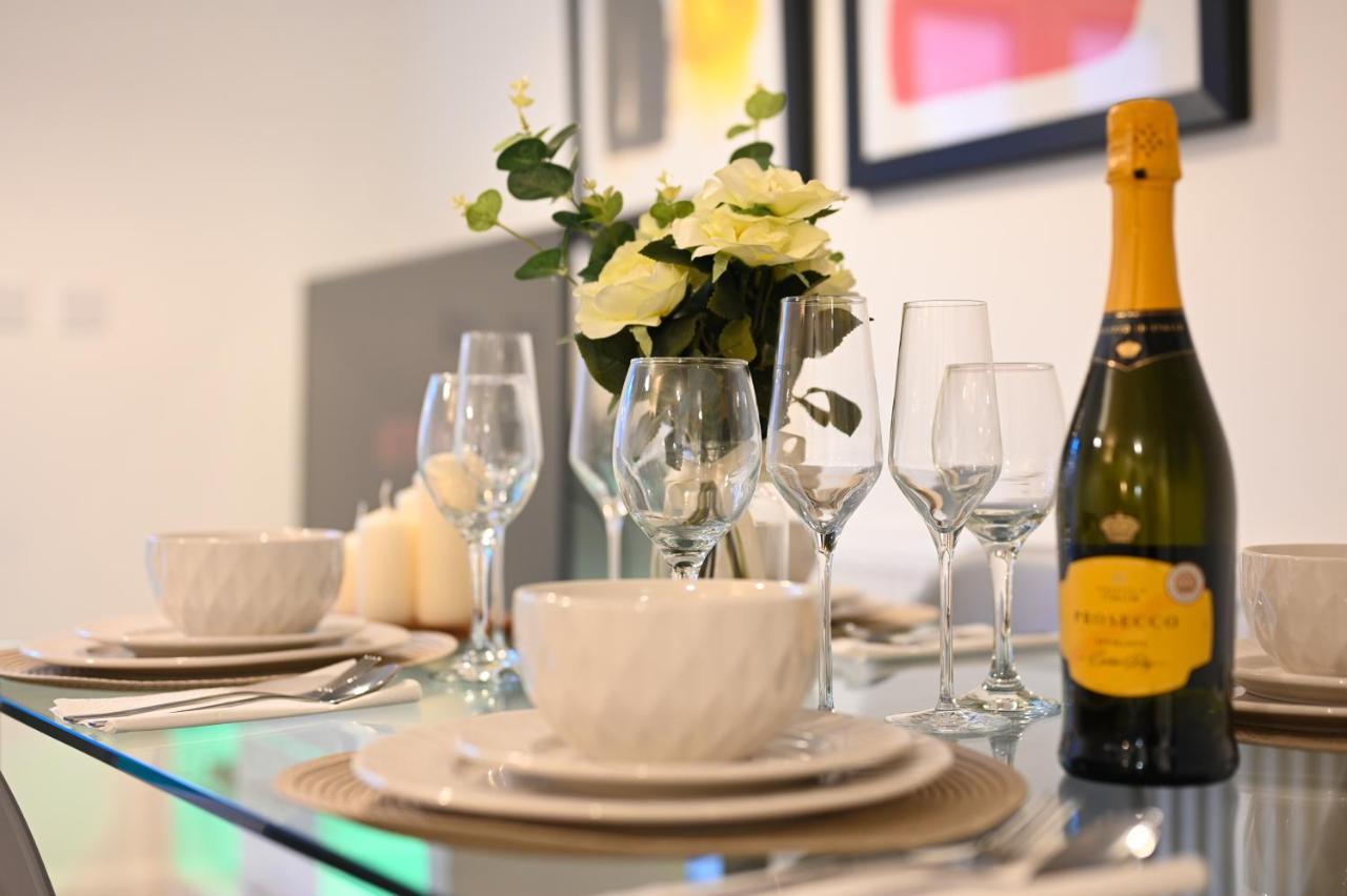 Luxury 4 Bed House With Gated Parking In The Heart Of Birmingham! 아파트 외부 사진