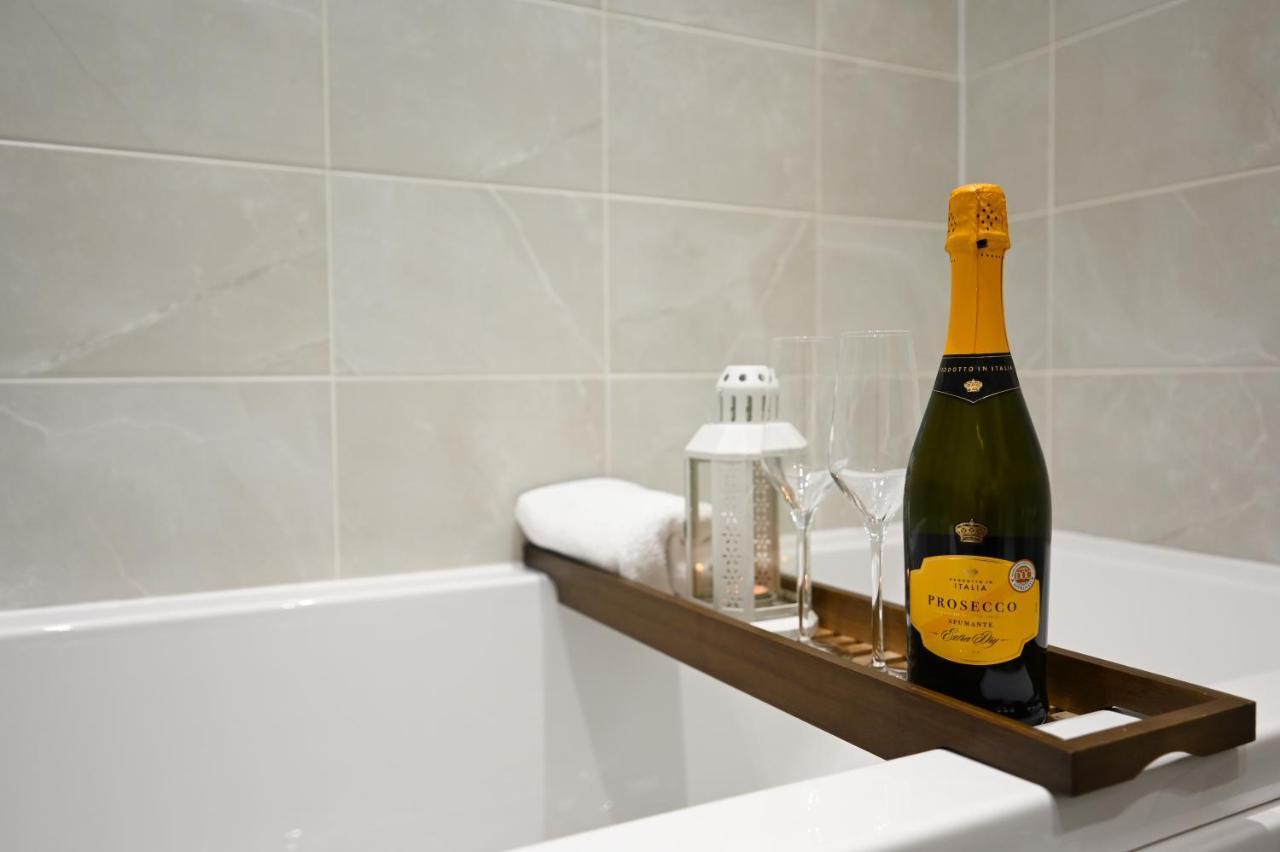 Luxury 4 Bed House With Gated Parking In The Heart Of Birmingham! 아파트 외부 사진