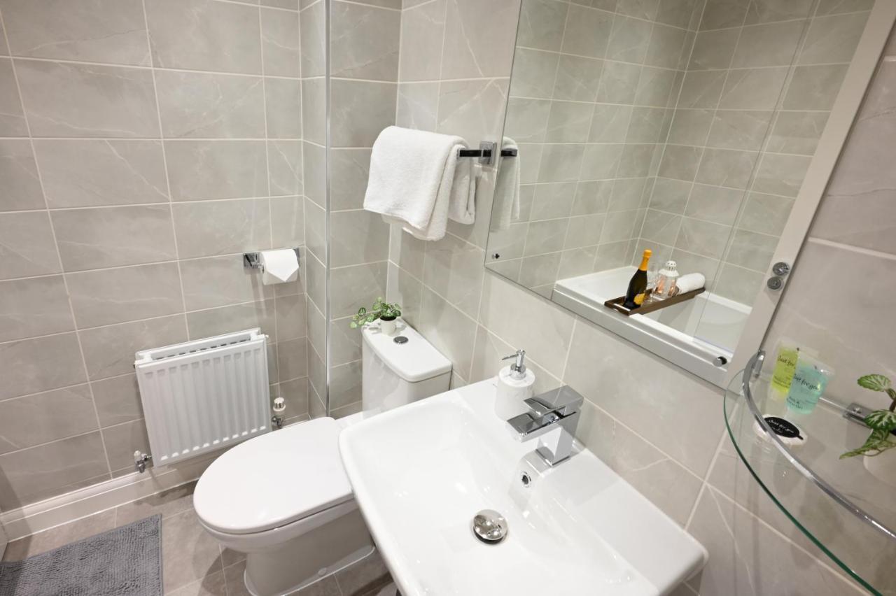 Luxury 4 Bed House With Gated Parking In The Heart Of Birmingham! 아파트 외부 사진