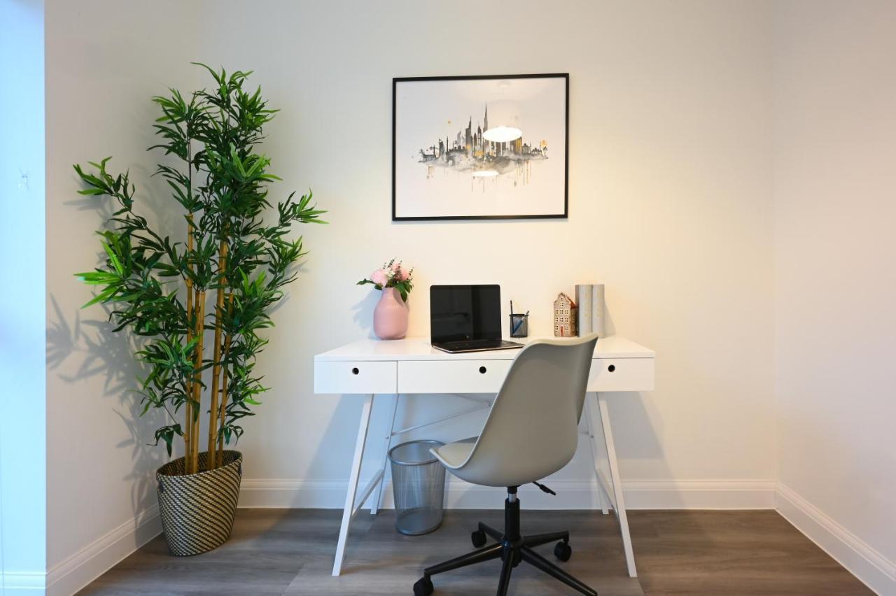Luxury 4 Bed House With Gated Parking In The Heart Of Birmingham! 아파트 외부 사진
